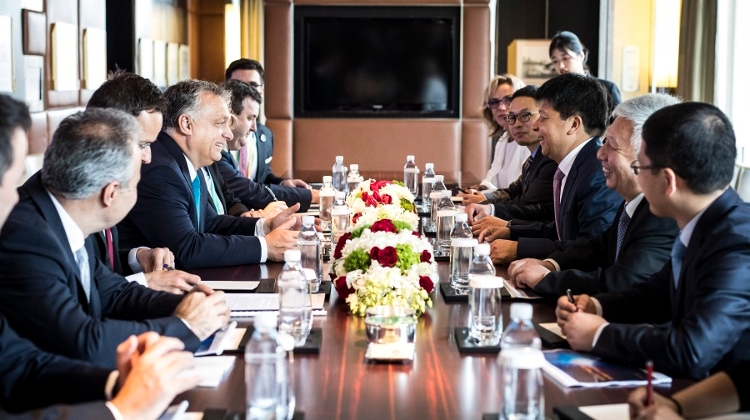 Hungary Delegation Holds Talks With Huawei Chairman