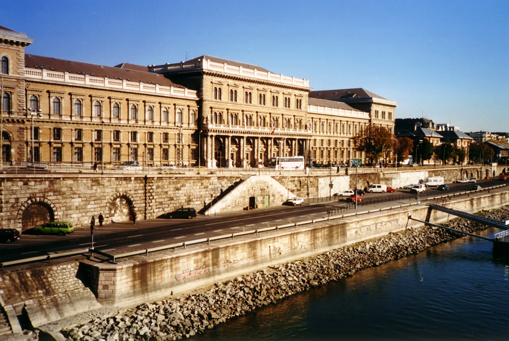 Corvinus Uni of Budapest Ranked Among Top Business Schools in Europe by FT