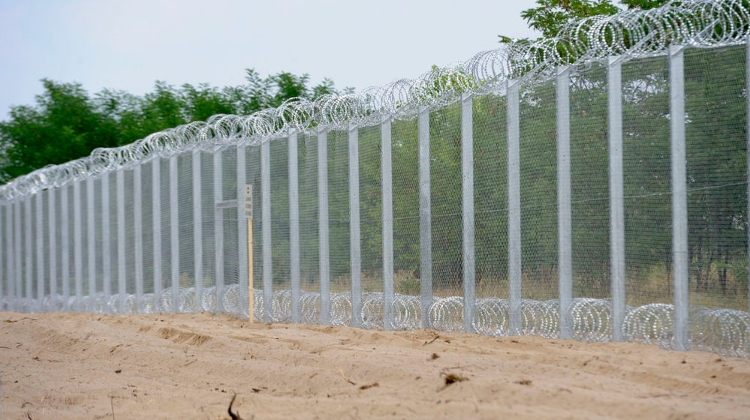 Nézőpont: Vast Majority Of Hungarians Support Border Fence