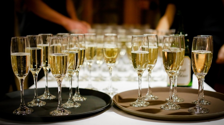First Hungarian Champagne Bar Franchise Set To Debut
