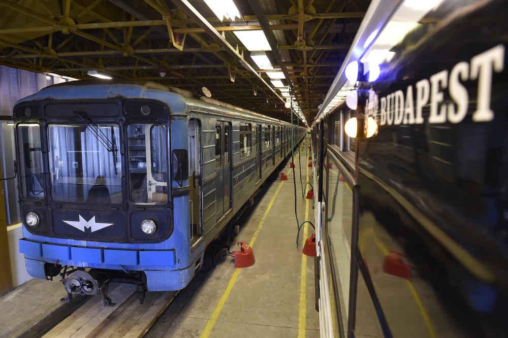 “Unbearable in Summer”: More Questions Raised About Revamped Russian Metro Carriages Used in Budapest