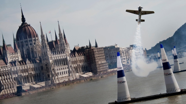 Video: Air Race In Budapest, 23 – 24 June