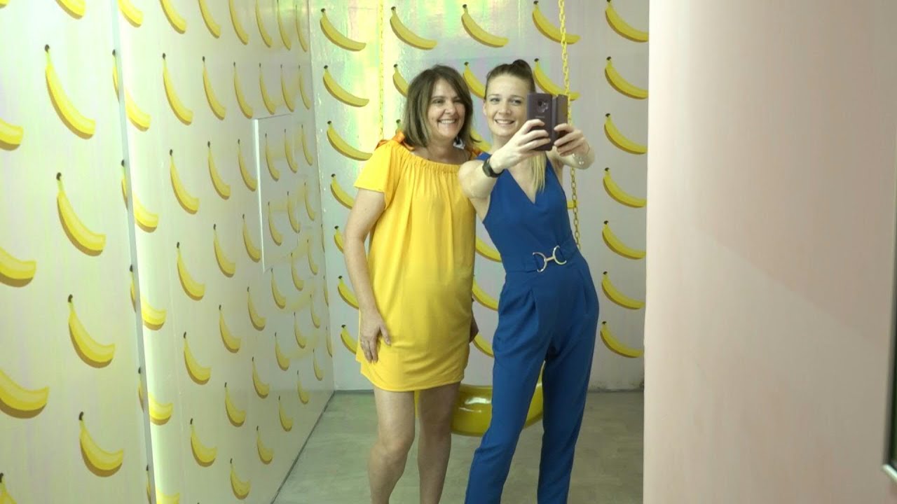 Video: Budapest 'Selfie Museum' A Hit With Instagram Generation