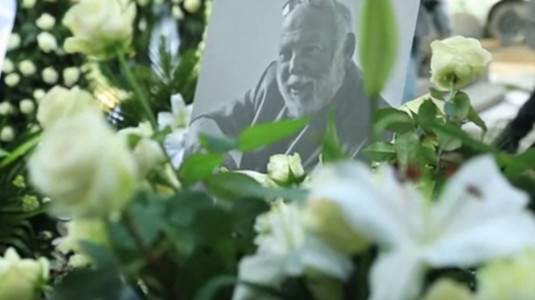 Video: Movie & Political Elite Attend Vajna Funeral