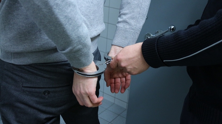 Two Foreigners Arrested For Smuggling Children Through Hungary