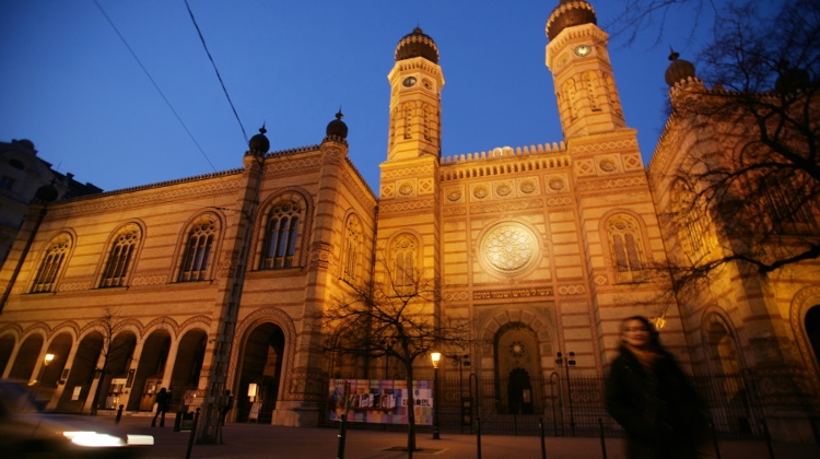Jewish Community Closes Down Budapest Synagogues Over Coronavirus Fears