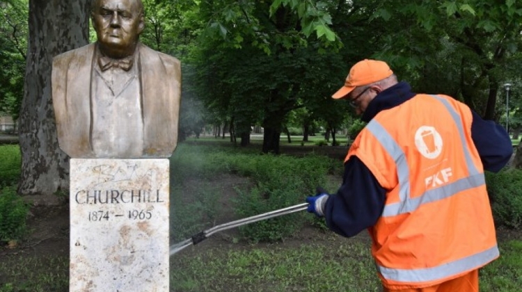 Churchill Vandalised In Budapest's City Park