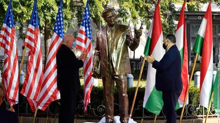 George Bush Statue In Budapest Unveiled By PM Orbán & US Ambassador