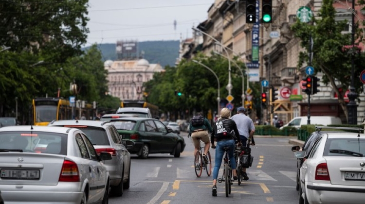 New Survey: Budapesters Tolerant Of Bikers