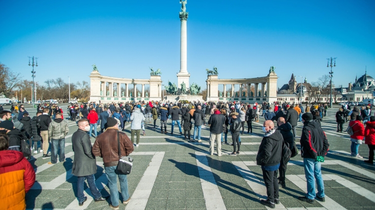 Hungarian Opinion: Anti-Lockdown Demonstrations In Budapest