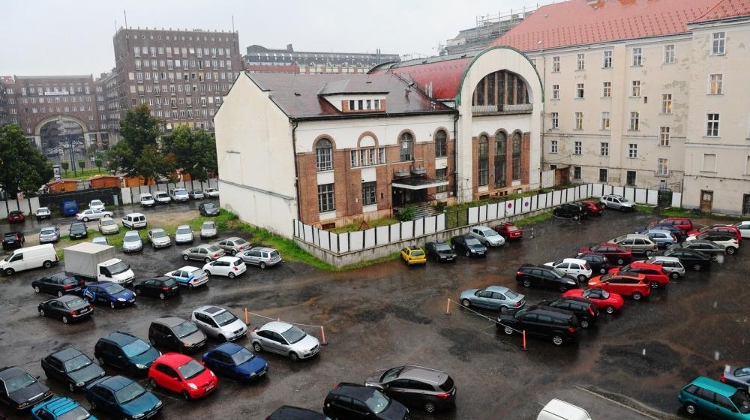 Budapest City Hall Car Park to be Turned Into Green Space