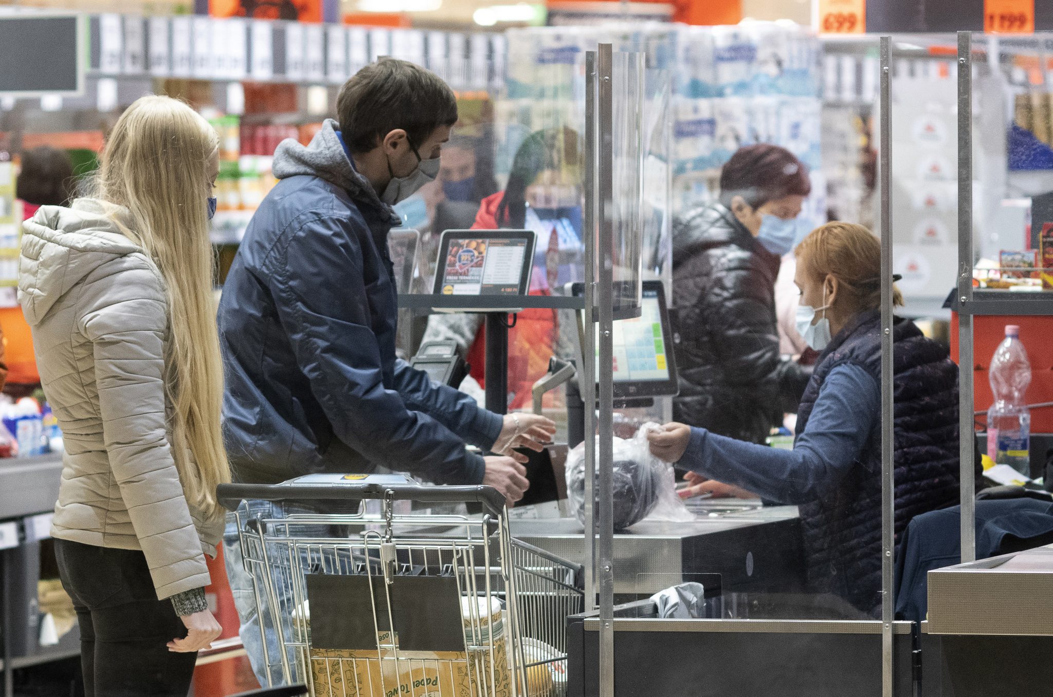 Latest Retail Sales Grow 3% Yr/Yr in Hungary