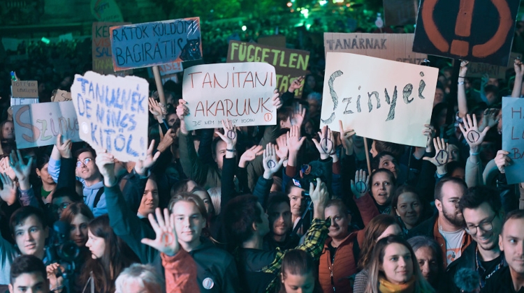 New Protest in Budapest Held Against Law On Teachers' Status