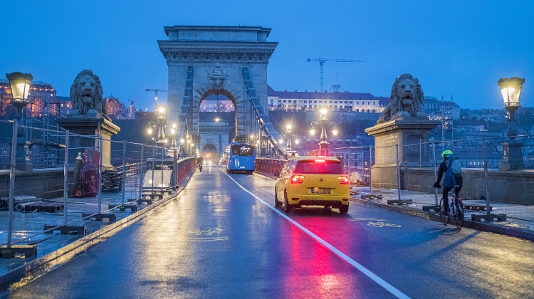 New Survey Reveals Most Residents Against Cars on Chain Bridge