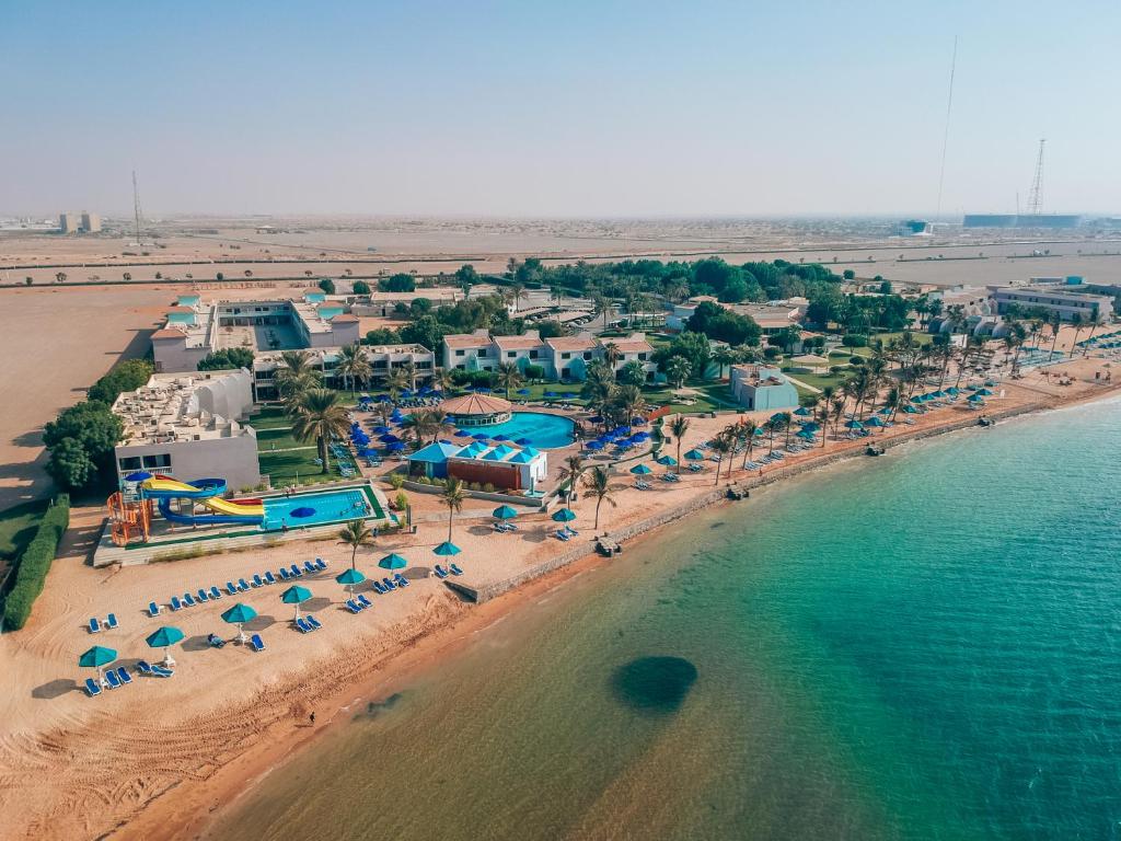 Travel Inspiration: Escape from Budapest to BM Beach Resort, Ras Al Khaimah, UAE