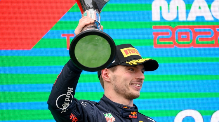 Video: Verstappen Takes Victory in F1 Hungarian Grand Prix