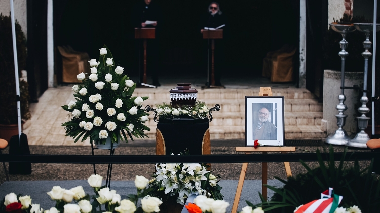 Hundreds Attend TGM Funeral in Budapest
