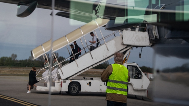 Szijjártó: Another 65 Hungarians Evacuated From Israel