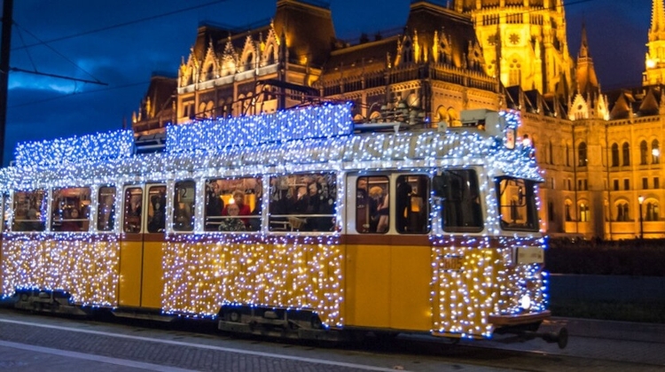 Xmas Tram Now on Budapest Tracks