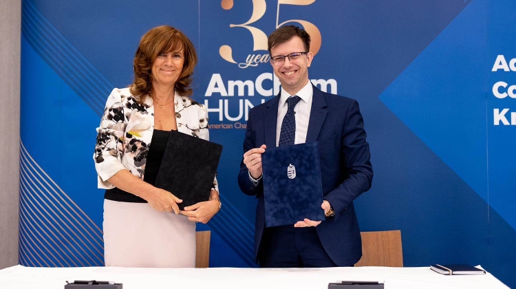 Ministry Signs  Partnership Agreement With AmCham Hungary
