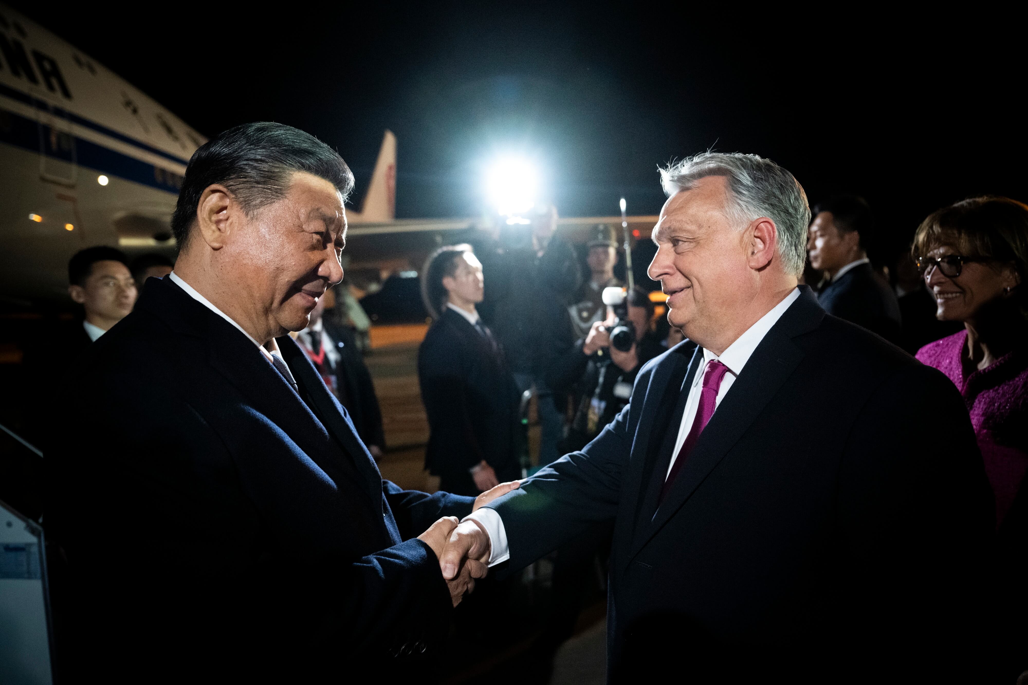 Chinese President's Visit Said to be Confirmation Of Hungary's 'Connectivity Strategy' - but What is That?