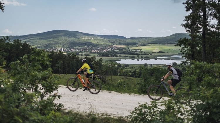 Lake Balaton Now Offers 400 Kilometers of New Cycling Route