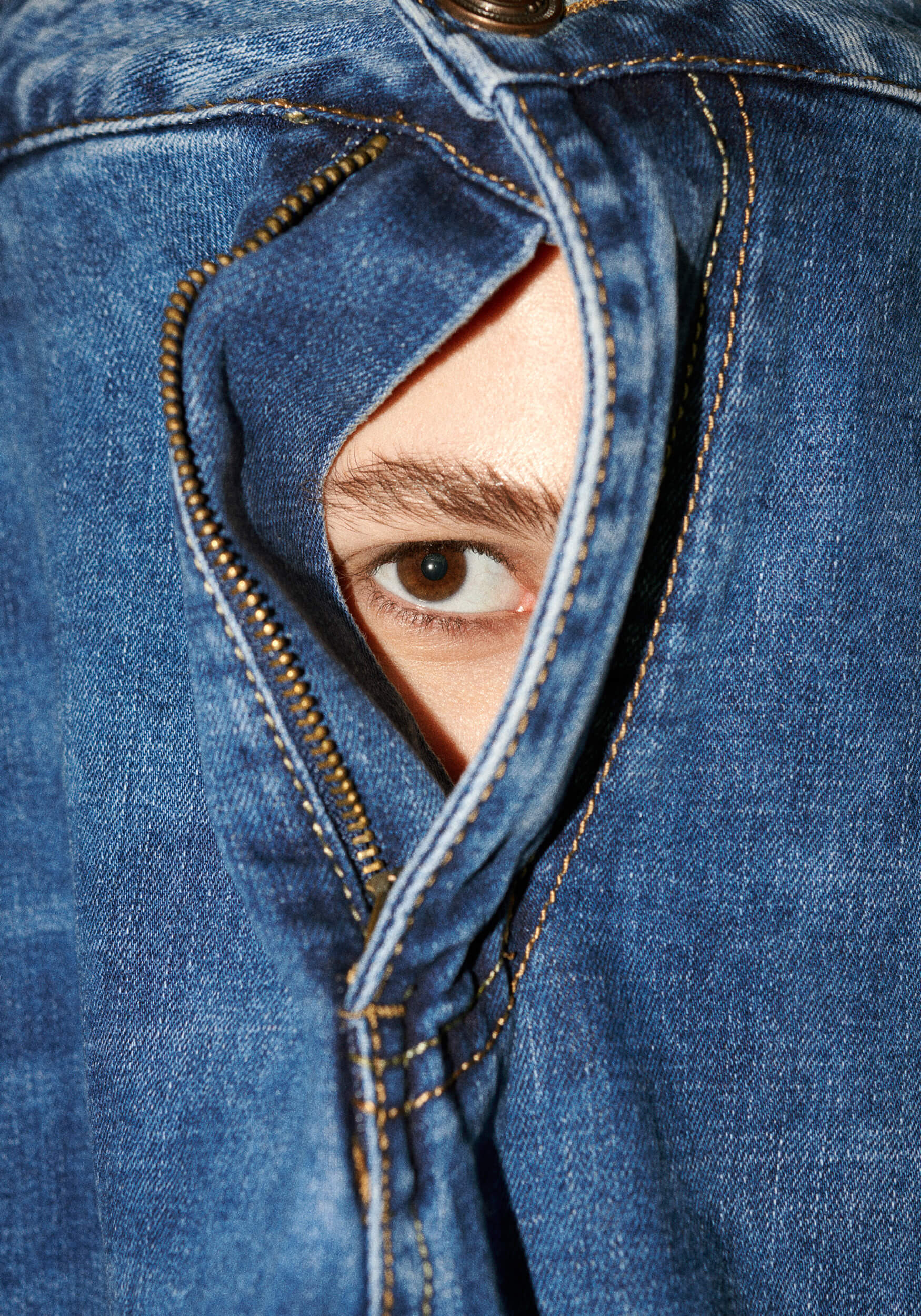 New Addiction Exhibition Opens at Capa Center Budapest