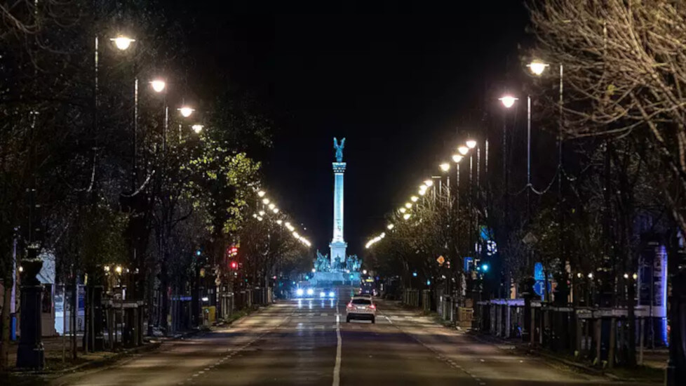 Budapest's Grand Boulevard to Shine in Neon Again after EU-Funded Makeover