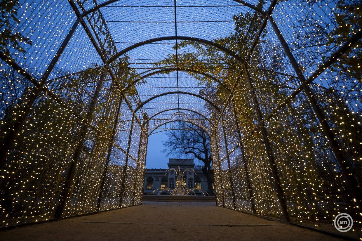 Special Advent Light Installations diverse festive program in Budapest's City Park