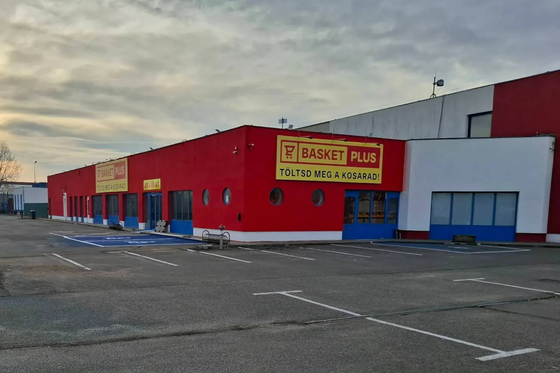 Basket Plus Discount Store Brings Cheaper Mere-Style Shopping in Budapest