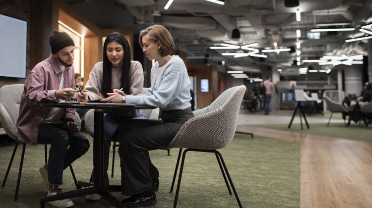 B+N Group Hungary: Smarter Light - The Next Generation of Facility Lighting B+N Group Hungary: Smarter Light - The Next Generation of Facility Lighting