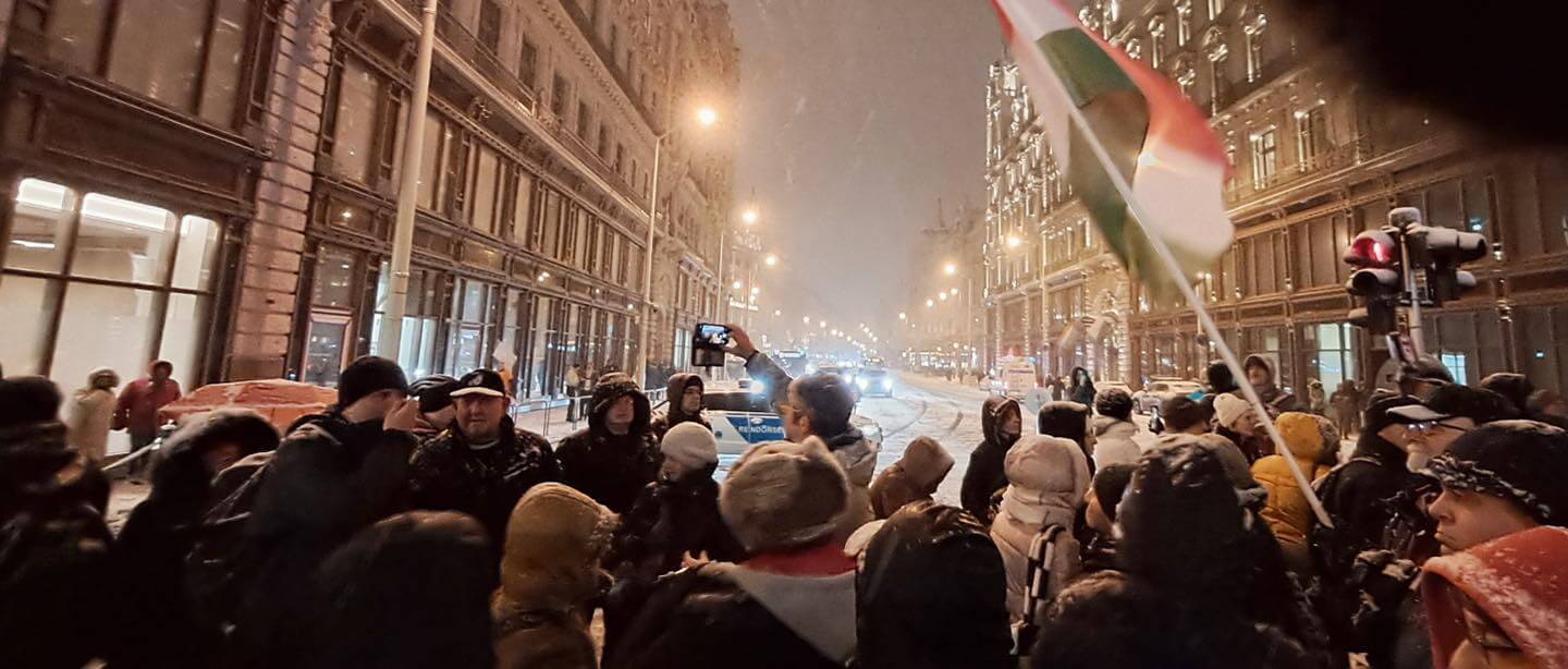 Opposition to Bring Hungary to a Standstill if Fidesz Wins Election Through Fraud