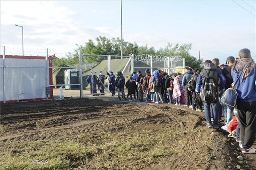 Survey Shows Hungarians Open To Refugees, Reject Economic Migrants