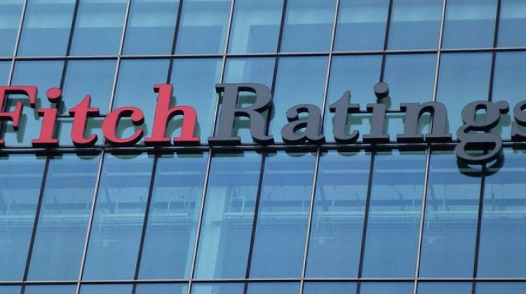 Fitch Changes Outlook on Hungary BBB Rating to Negative