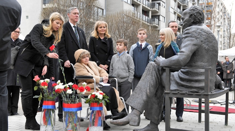 Tom Lantos Statue Unveiled In Hometown Budapest