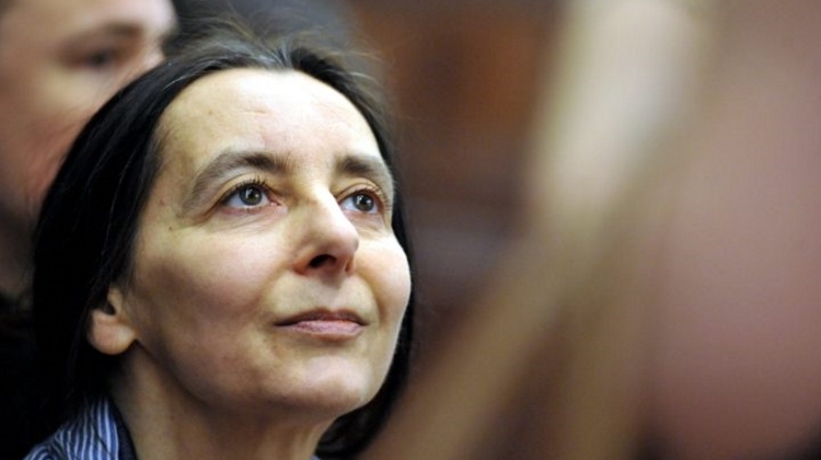 Áder Pardons Homebirth Midwife Geréb