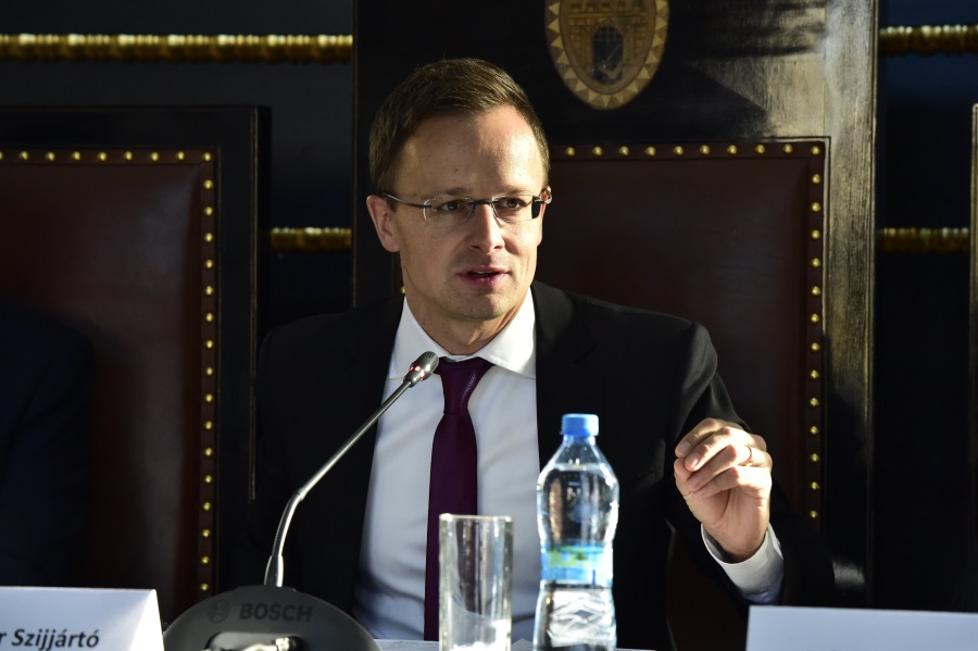 Chinese, Russian Jabs Greatly Helped Speed Up Hungary's Vaccination Drive, Says Szijjártó