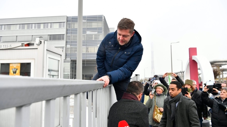 Guardian Video: Hungarian Opposition MP's Stage State TV Sit-In