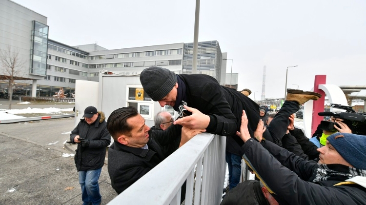 Amnesty International: Police Must Rein In Unnecessary & Excessive Force Used Against Protesters In Hungary
