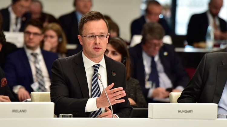 Hungary Rejects UN Refugee Pact