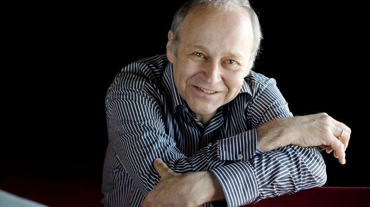 Hungarian Conductor Fischer Shares Prize With McCartney