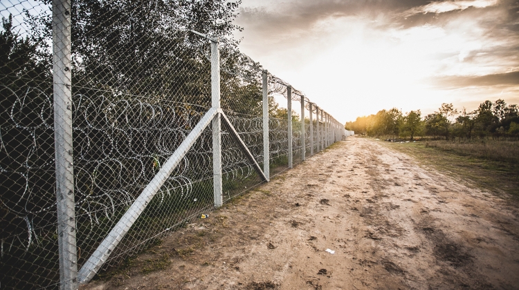 Migrants Throw Bricks At Police At South Hungary Border
