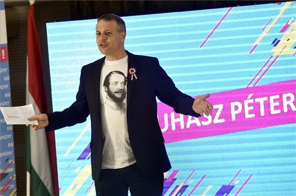 Együtt Leader Withdraws Candidacy