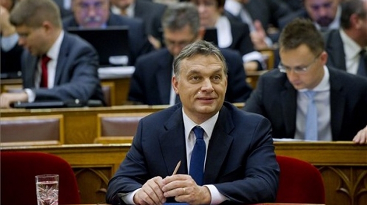 Video: PM Orbán Jokes About Austria's "Gate With Long Wings"