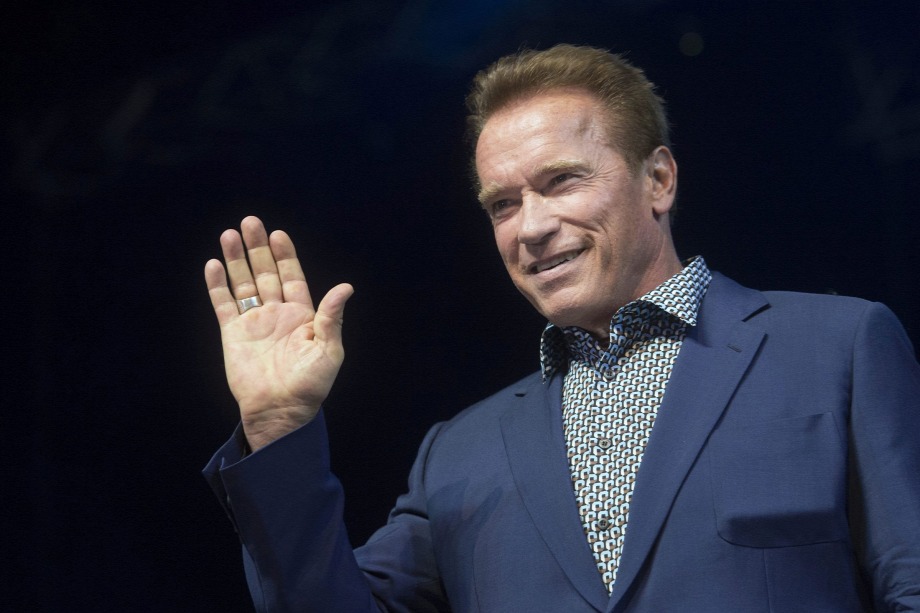 Arnie Denied Entry To Gucci Shop In Budapest