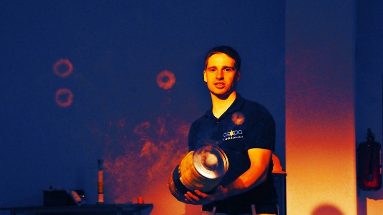 Be Part Of Wonders Of Physics @ Csopa Science Center