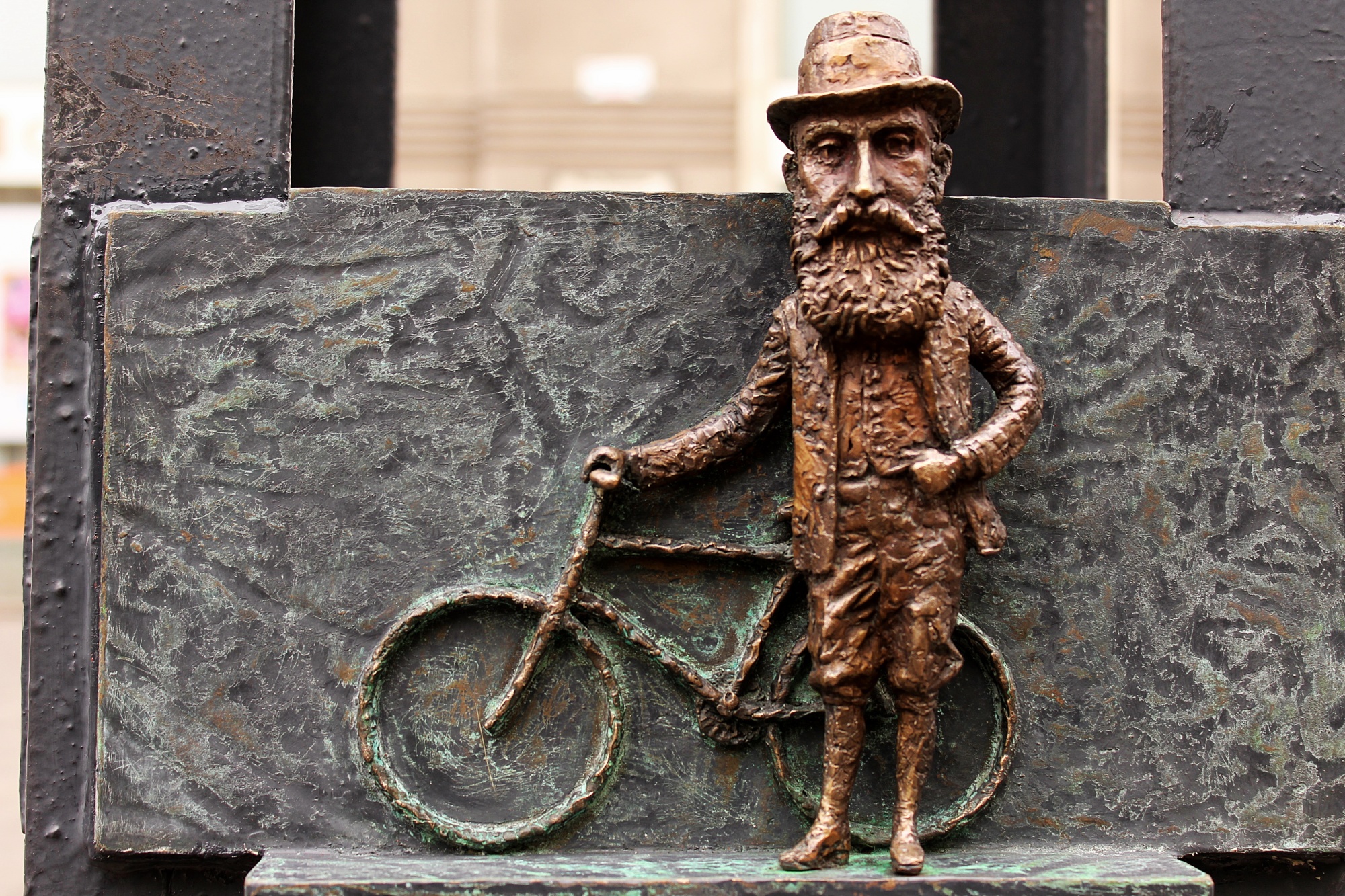 Insider’s Guide: Kolodko's Strange Small Statues Around Budapest