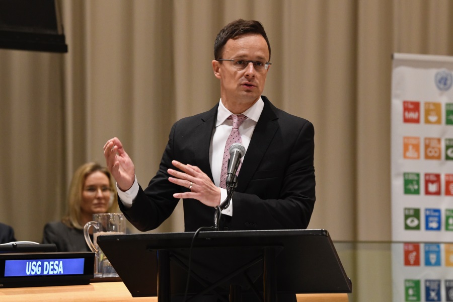 FM Szijjártó: Swedish PM 'Forcing Migrants' On Hungary