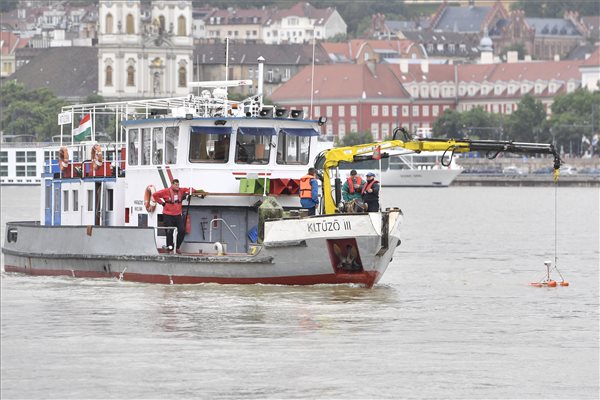 Danube Public Transport Boats Cancelled in Budapest, Mahart to Offer Limited Service