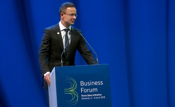 Gov't To Prefinance EU Funding to Businesses Impacted by Brexit Says Szijjártó